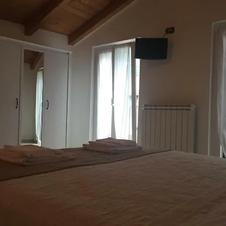 Casa Stefania Apartman Mandello del Lario