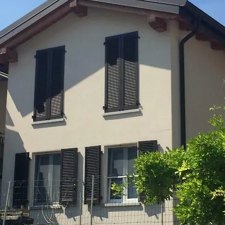 Apartament Casa Stefania Mandello del Lario