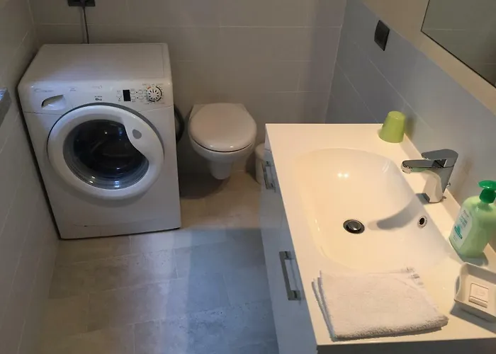 Casa Stefania מנדלו דל לאריו