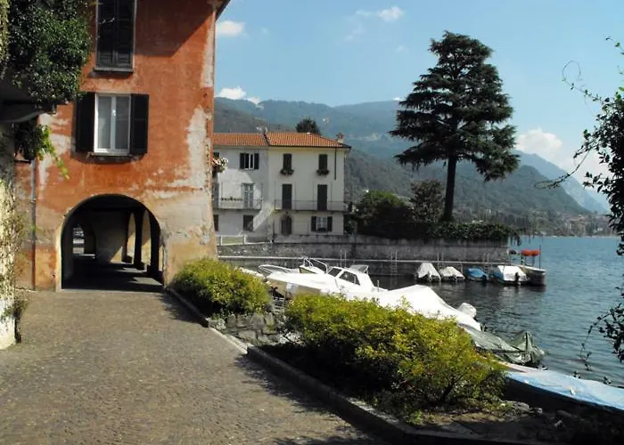 Casa Stefania * مانديلو ديل لاريو