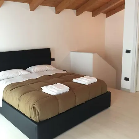 Casa Stefania * Манделло-дель-Ларио